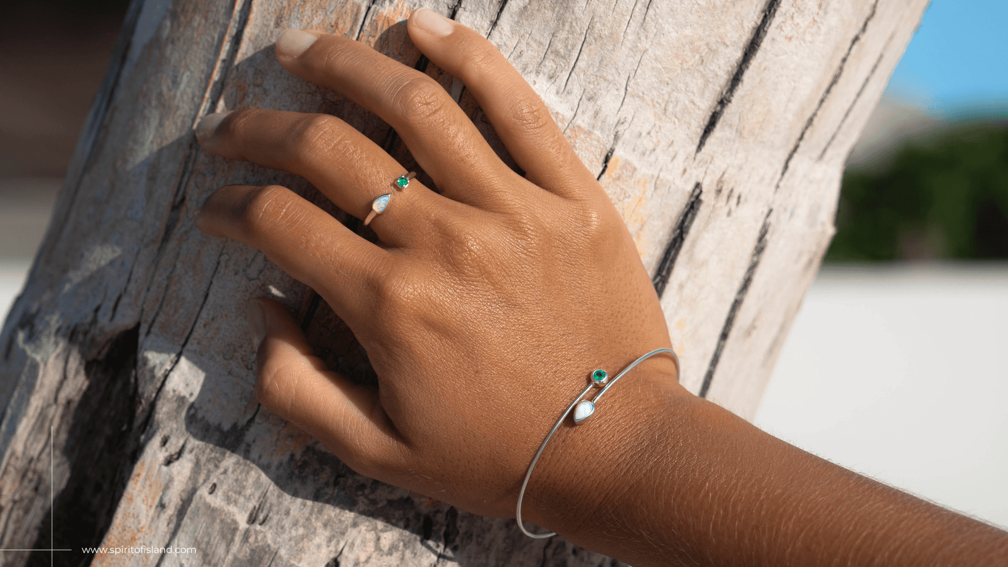 Opal Schmuck richtig pflegen