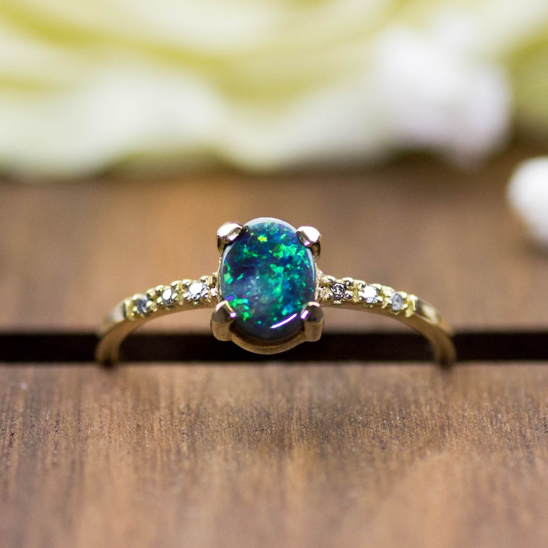 750 Goldring schwarzer Opal