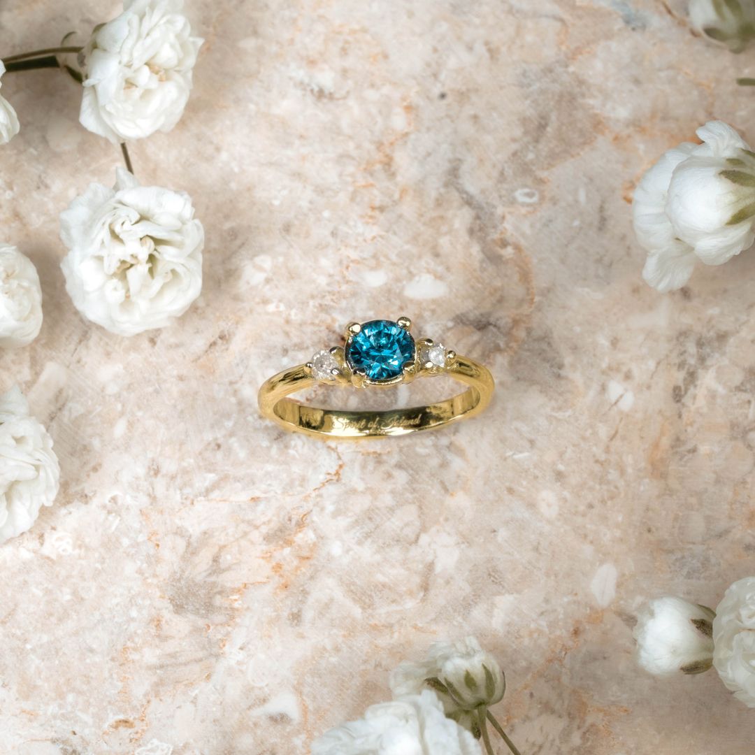 Gelbgold Verlobungsring Blauer Saphir