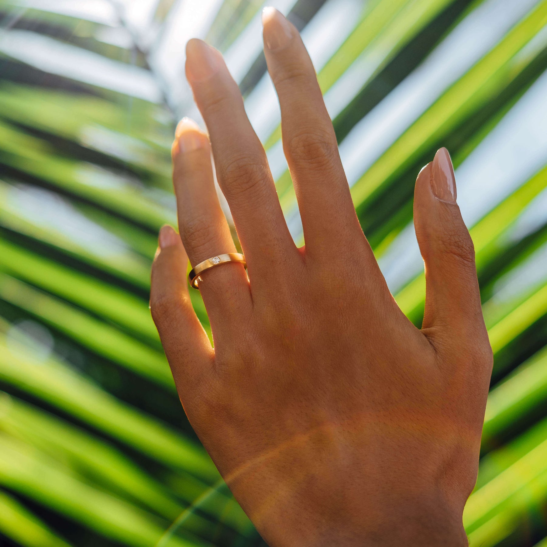 Hand Gold Ehering Diamant