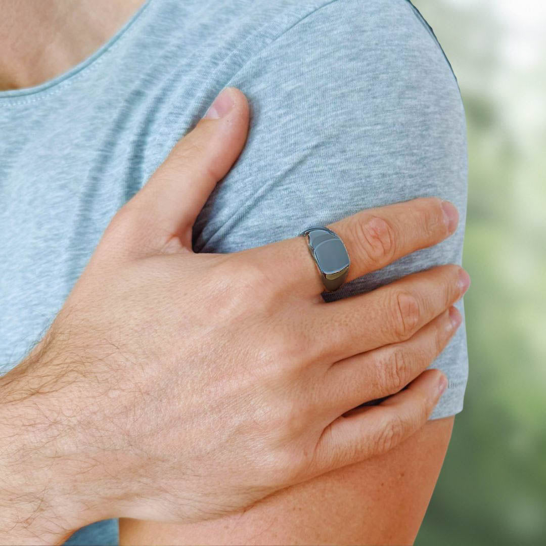 Schwarzer Siegelring Mann