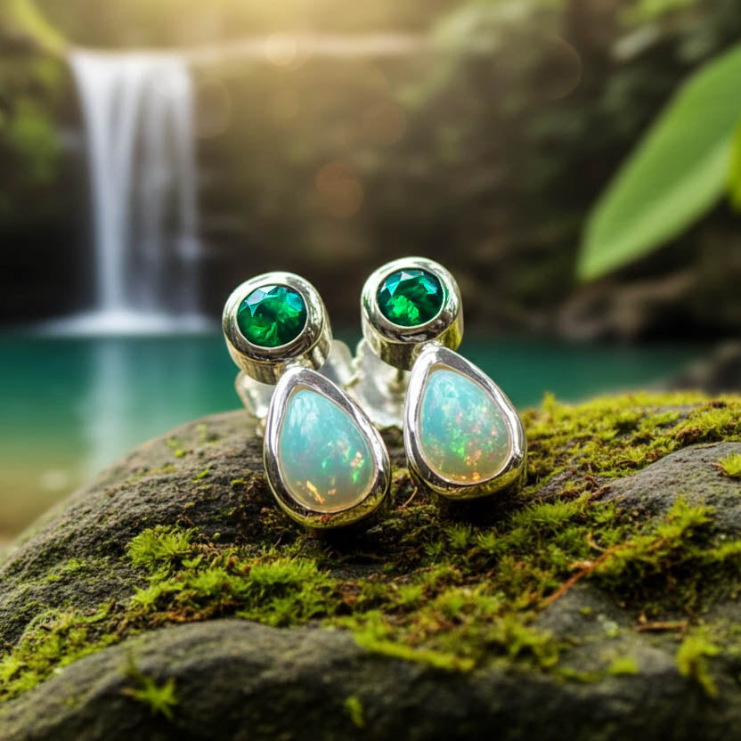 Silber Ohrstecker Opal und Smaragd