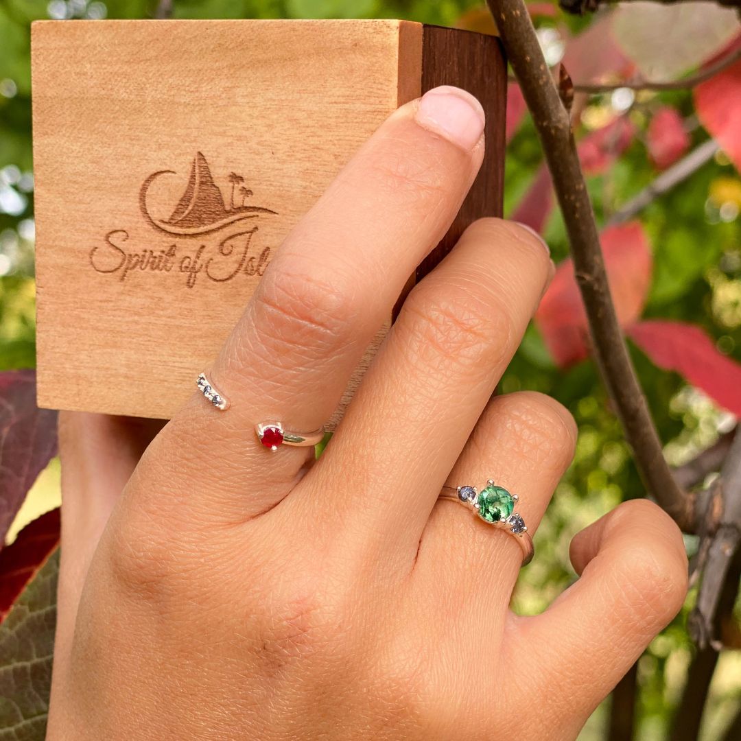 Ring Aus 925er Silber Mit Granat – Damenring, Dezent Verspielt, In Stoffbeutel