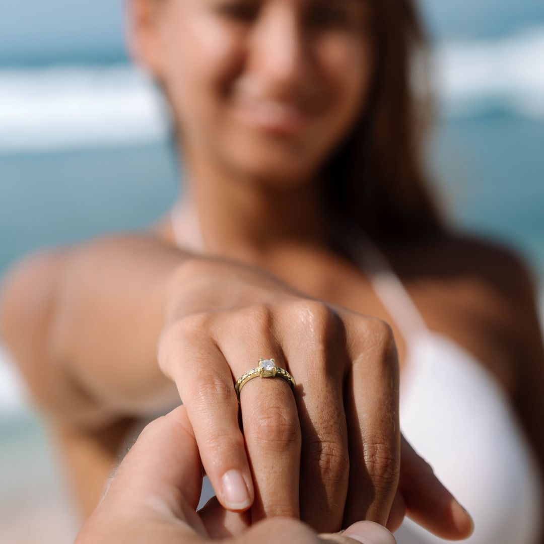 Verlobungsring 750 Gold Strand Bali