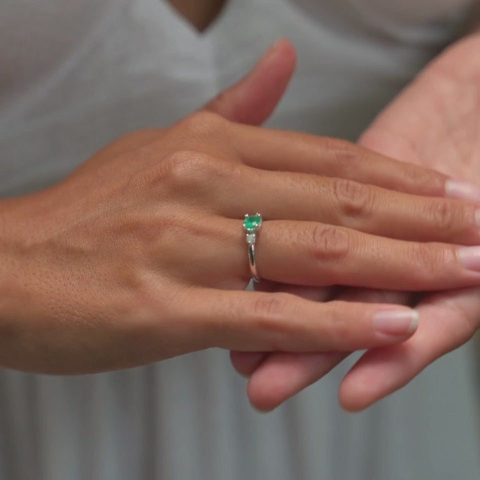 14k Weißgold Verlobungsring Smaragd