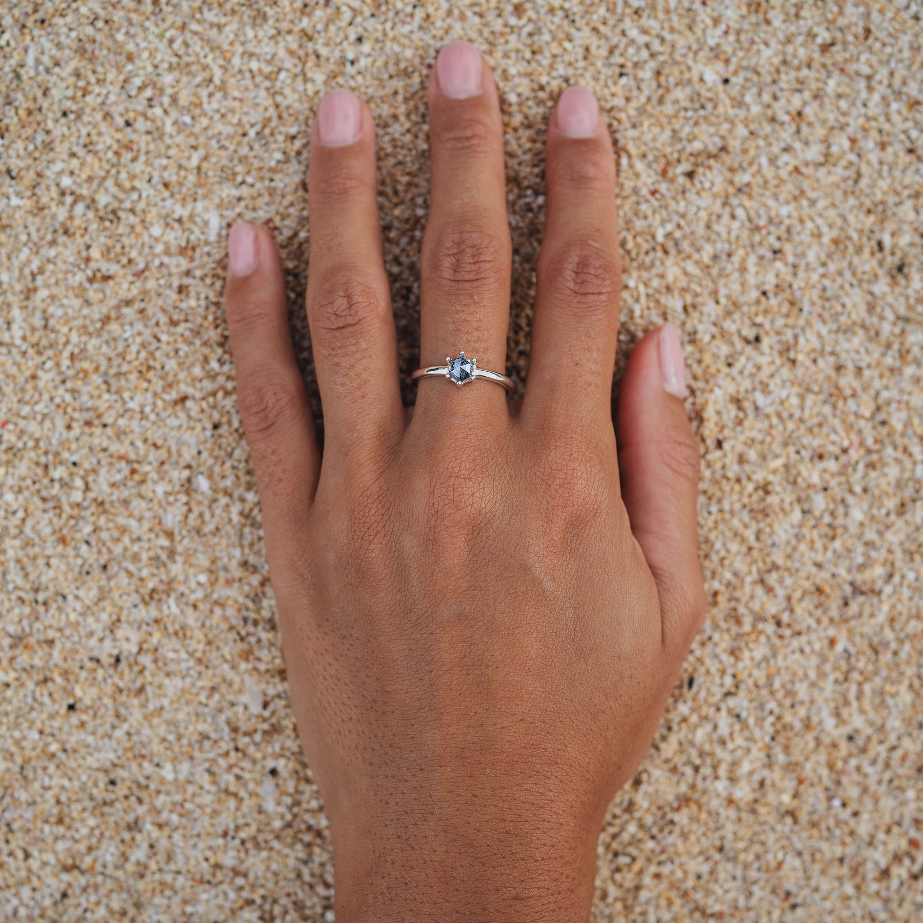 Hand Ring Silber Diamant