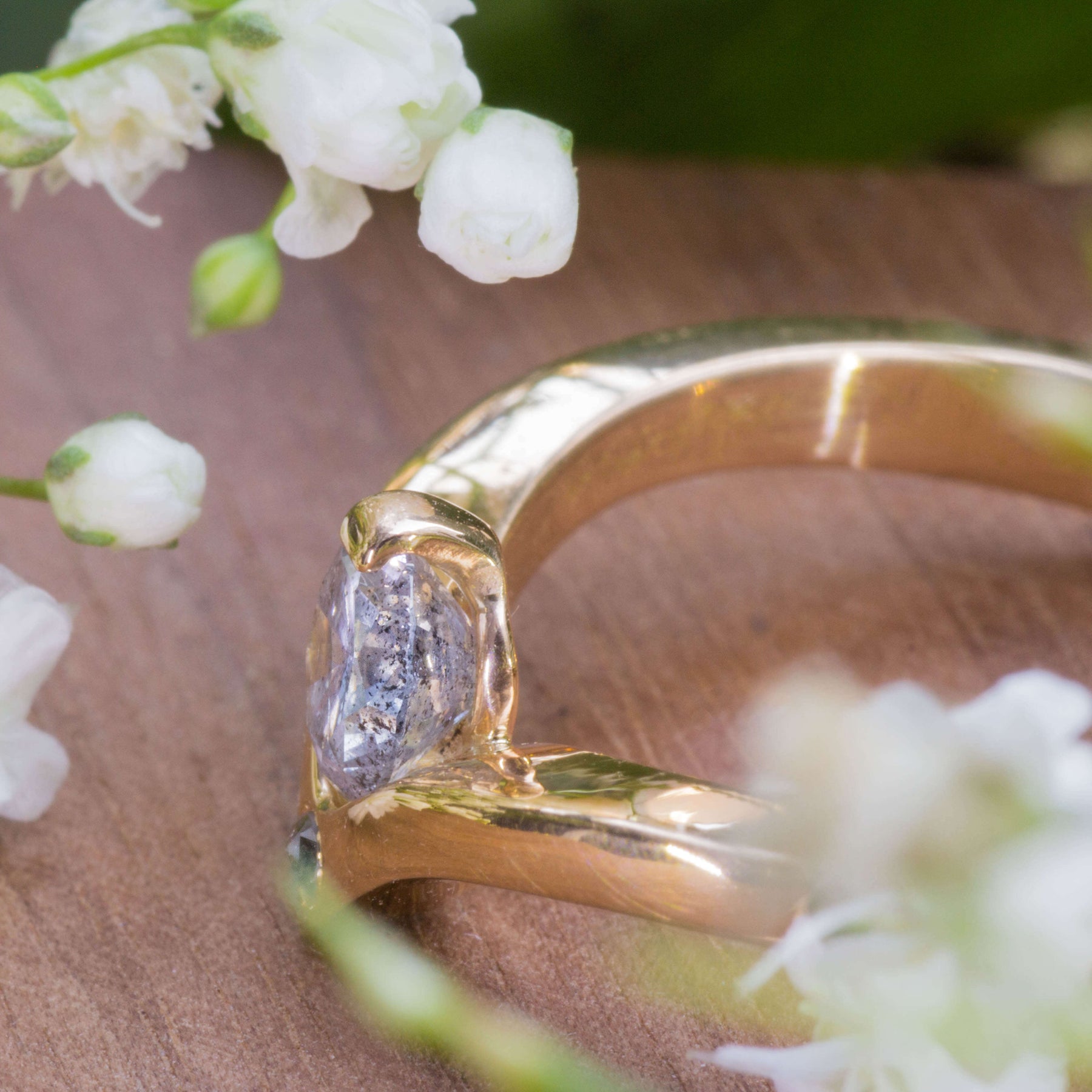 Nachhaltiger Verlobungsring Salz und Pfeffer Diamant Brilliant Eco Gold Geschenk Frau
