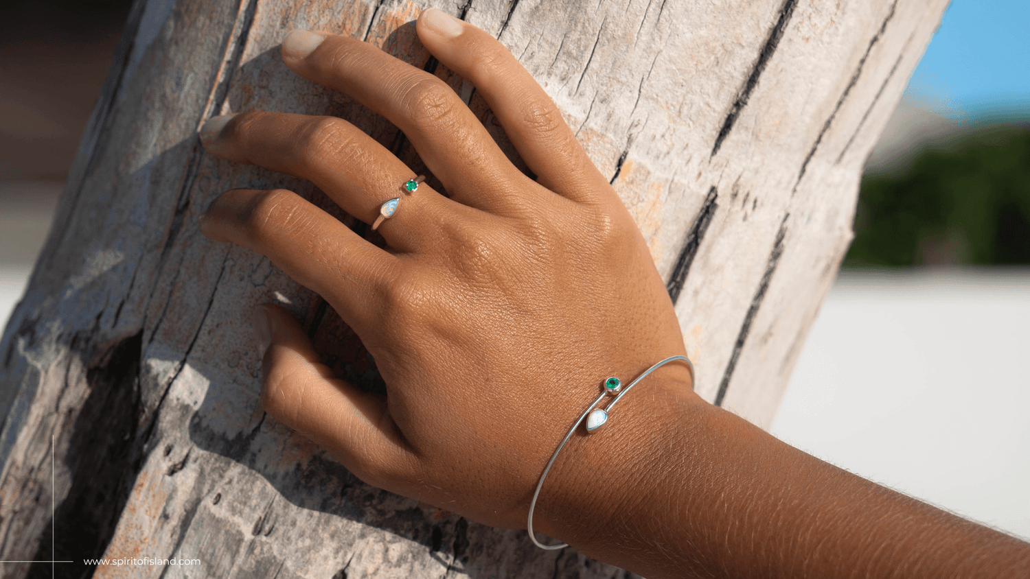 Opal Schmuck richtig pflegen