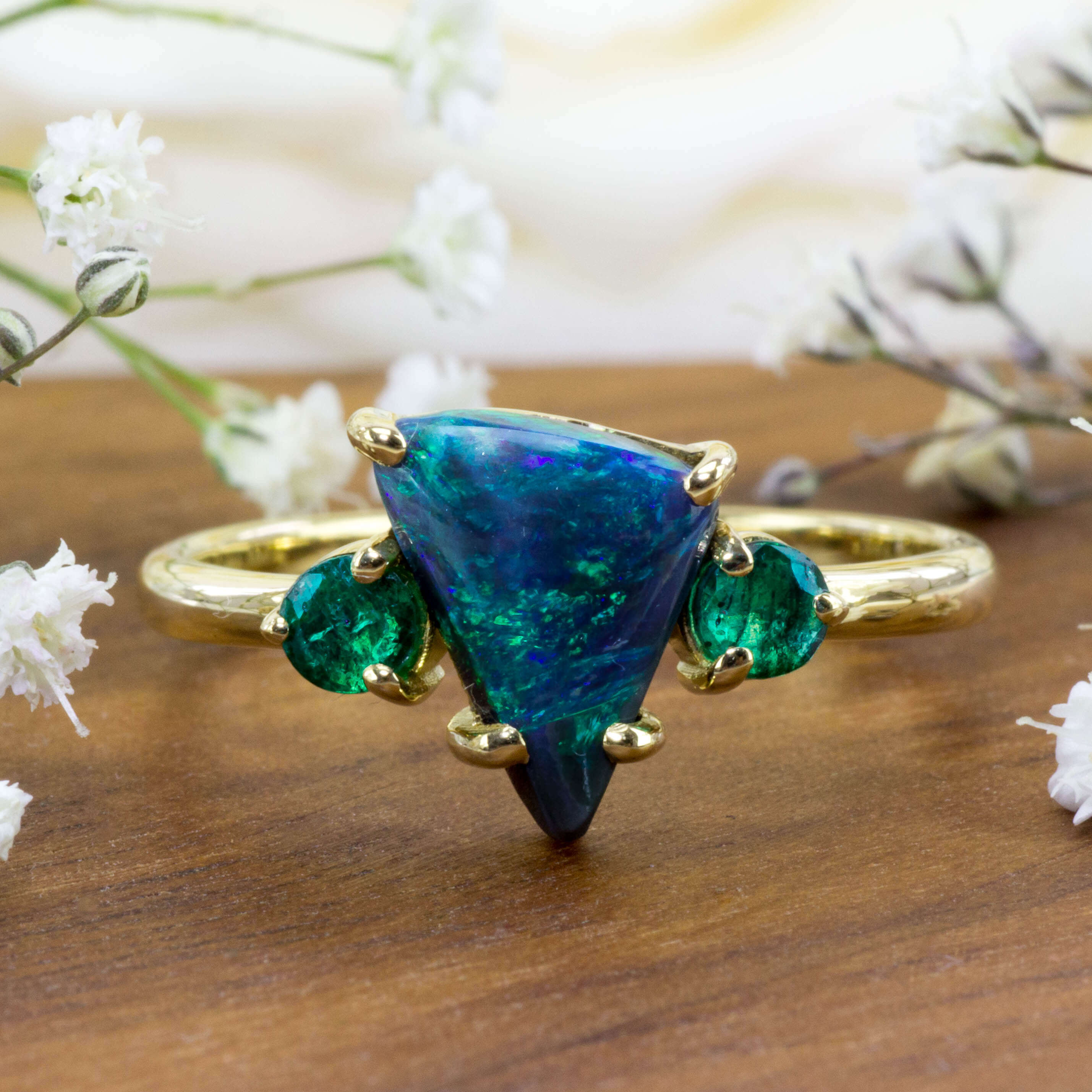 750 Gold Ring Opal Smaragd