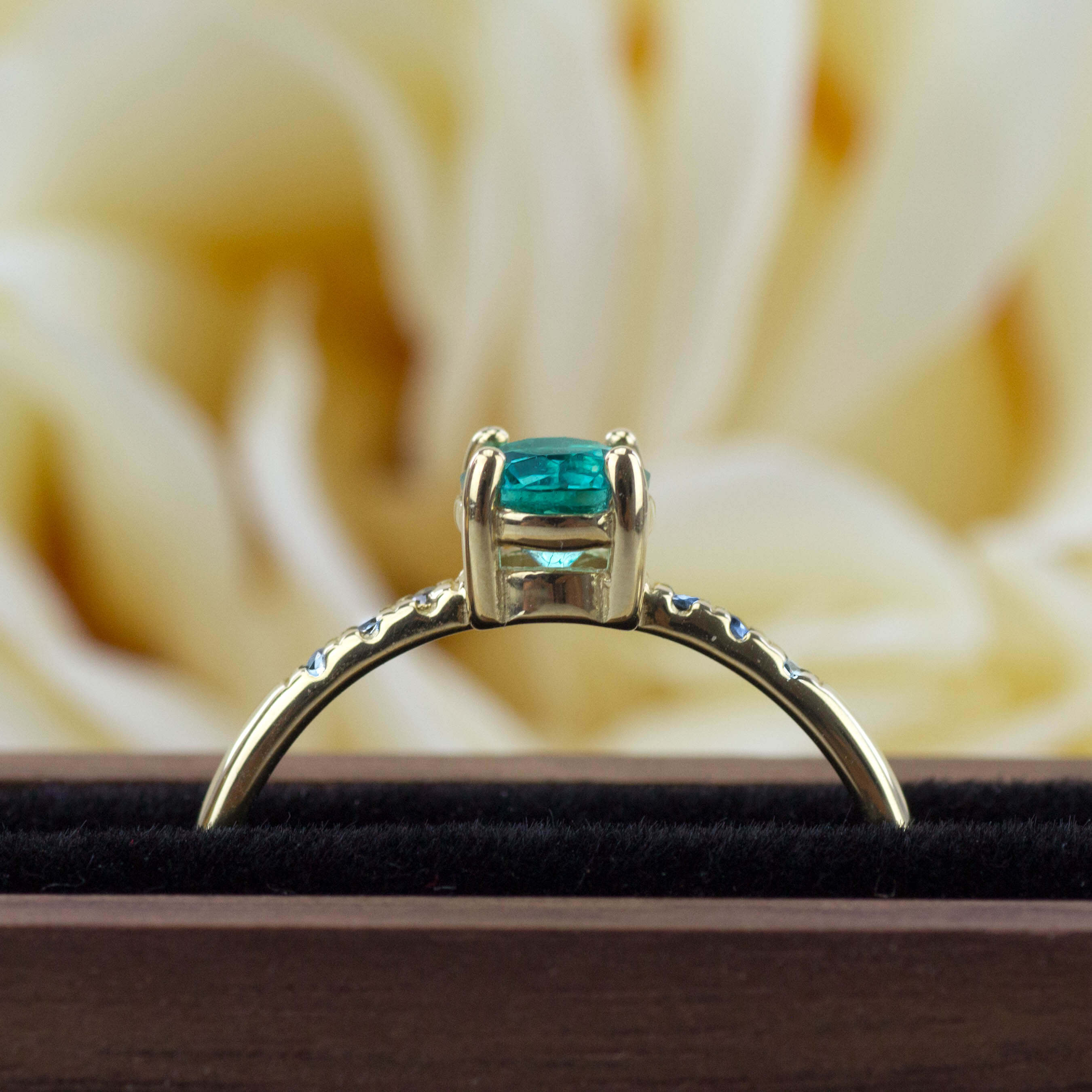 750 Gold Verlobungsring Smaragd