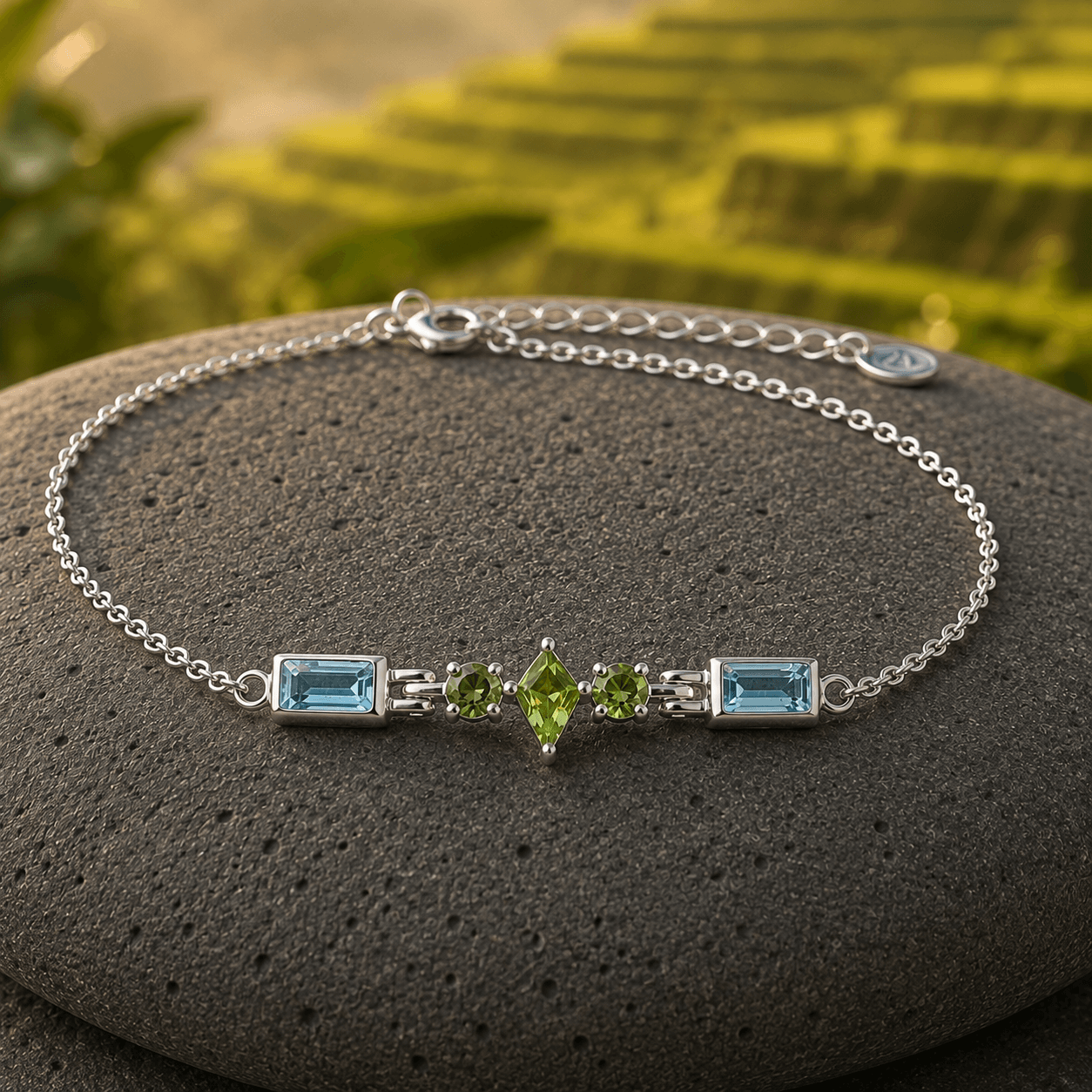 Amband Gruen und Blaue Edelsteine