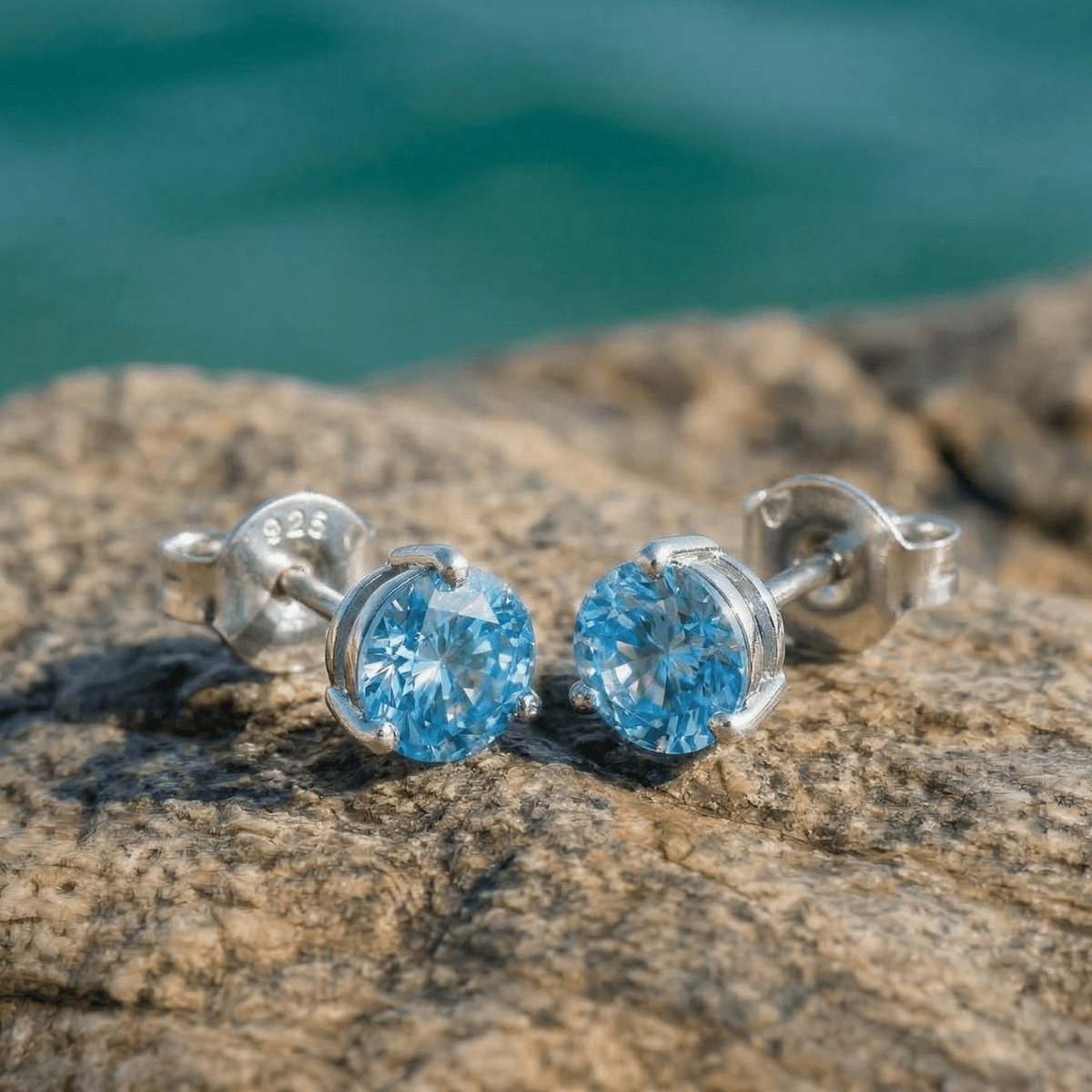 Blauer Zirkon Ohrstecker 925 Silber