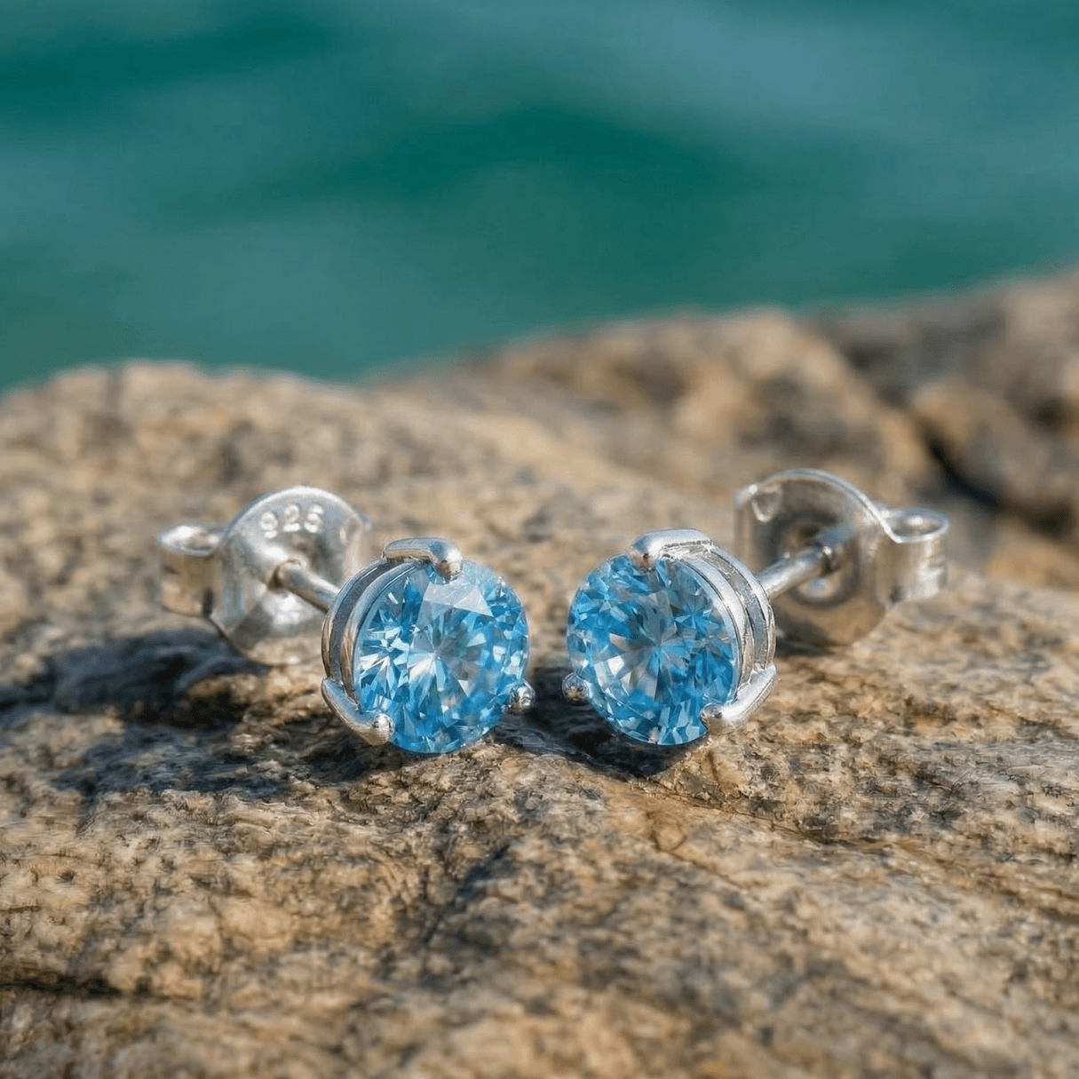 Blauer Zirkon Ohrstecker 925 Silber