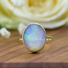 Goldring weisser Opal