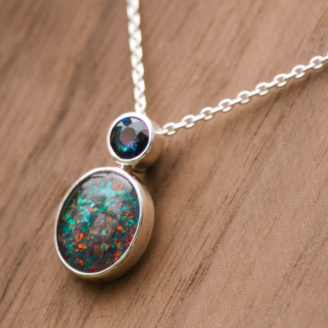 Halskette Anhaenger Opal Saphir blau