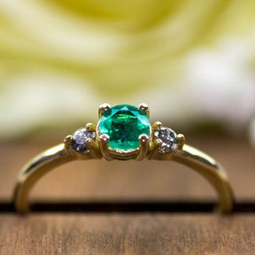 Ring Verlobung Smaragd Diamanten