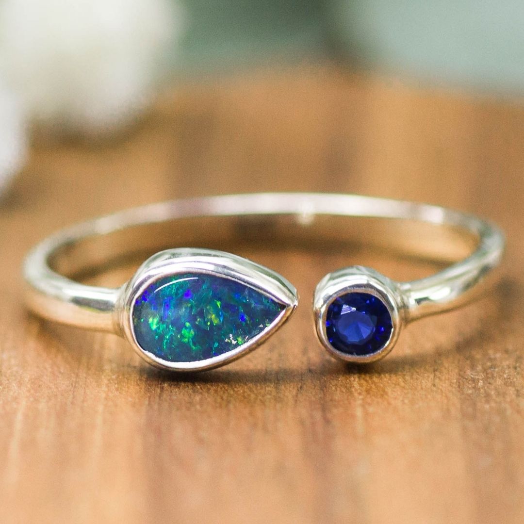 Ring blauer Opal Saphir