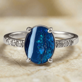 Schwarzer Opal Weißgold Ring