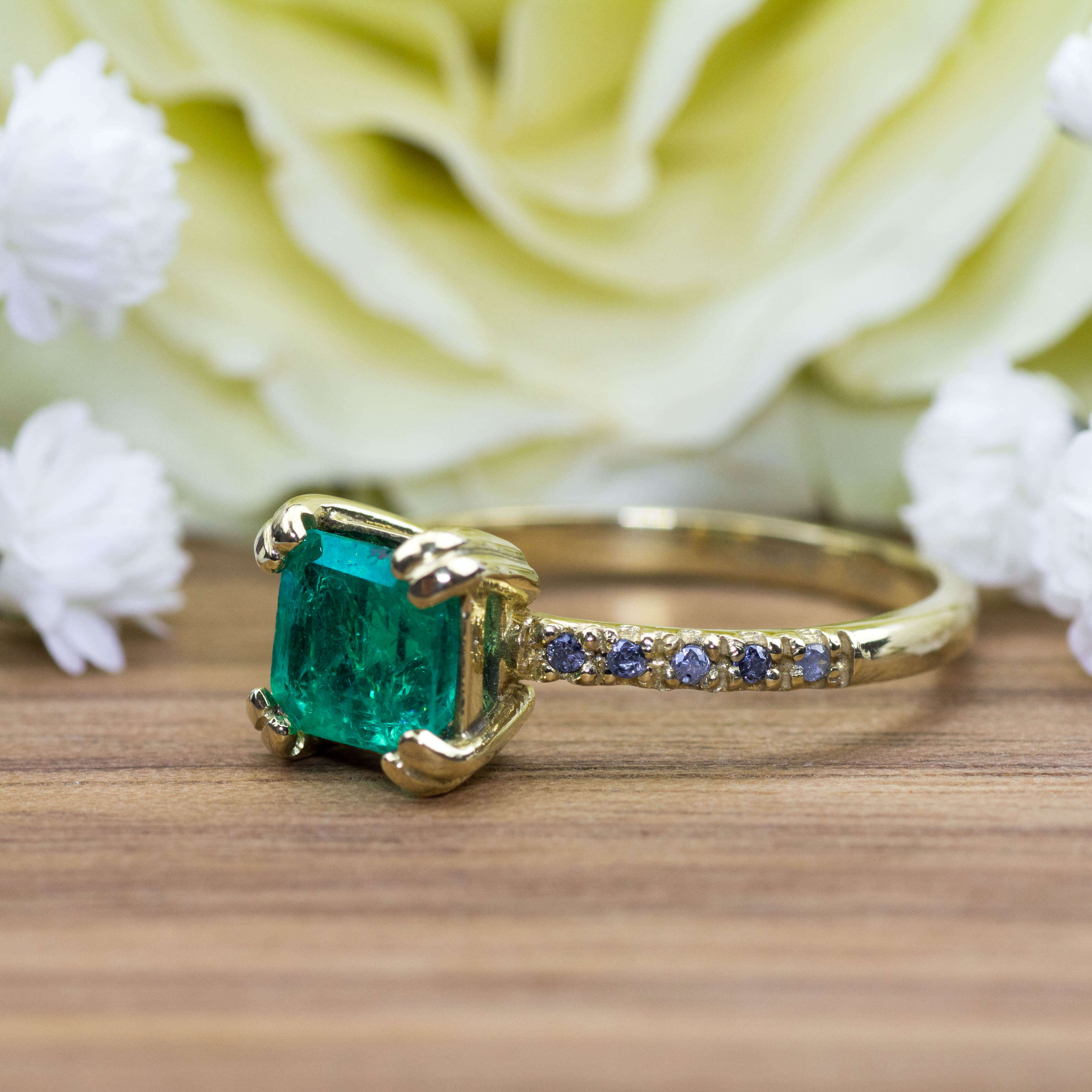 Vintage Goldring Smaragd Diamanten Seite